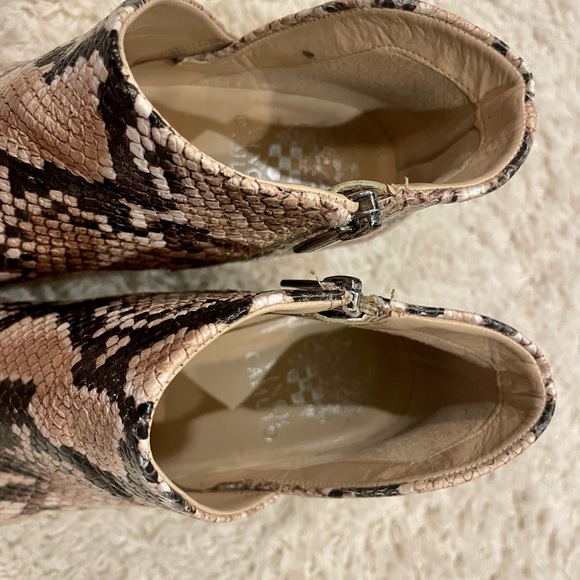 Very Good condition Vince Camuto Python Snakeskin Booties 8 - Picture 7 of 7